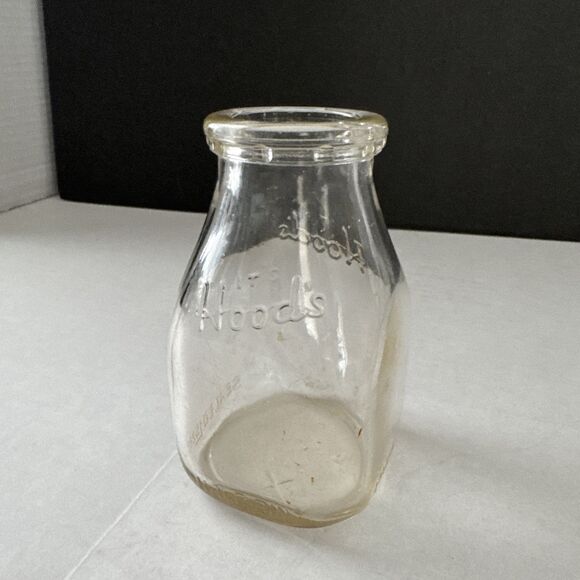 Milk Bottle “It’s Hood’s” 1/2 Pint Vintage  Excellent Condition - Picture 1 of 8